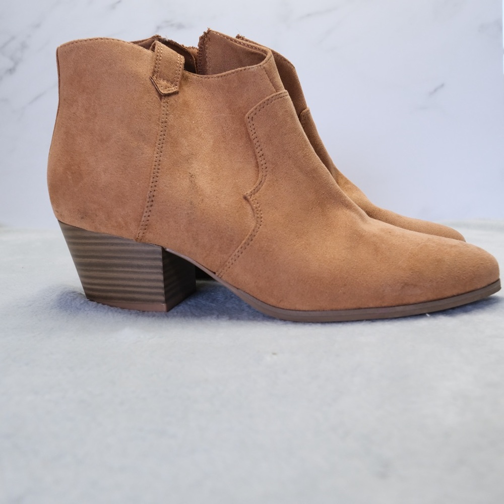 Old Navy Faux Suede Boots Gorpcore Zip Up Camel Western 3” heel Sz 7